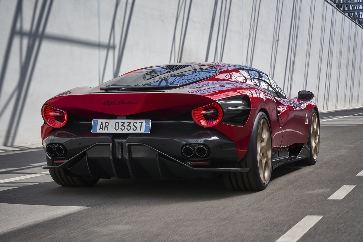 Alfa Romeo 33 Stradale 2026