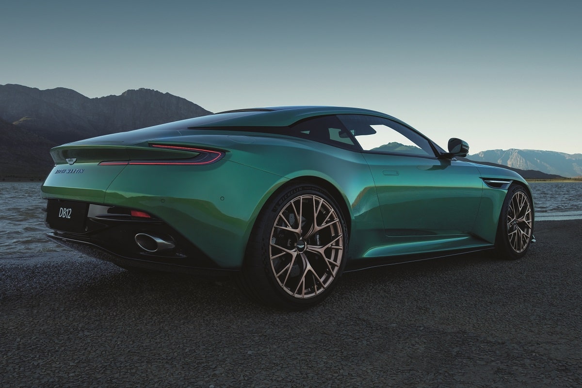 Aston Martin DB12 2026