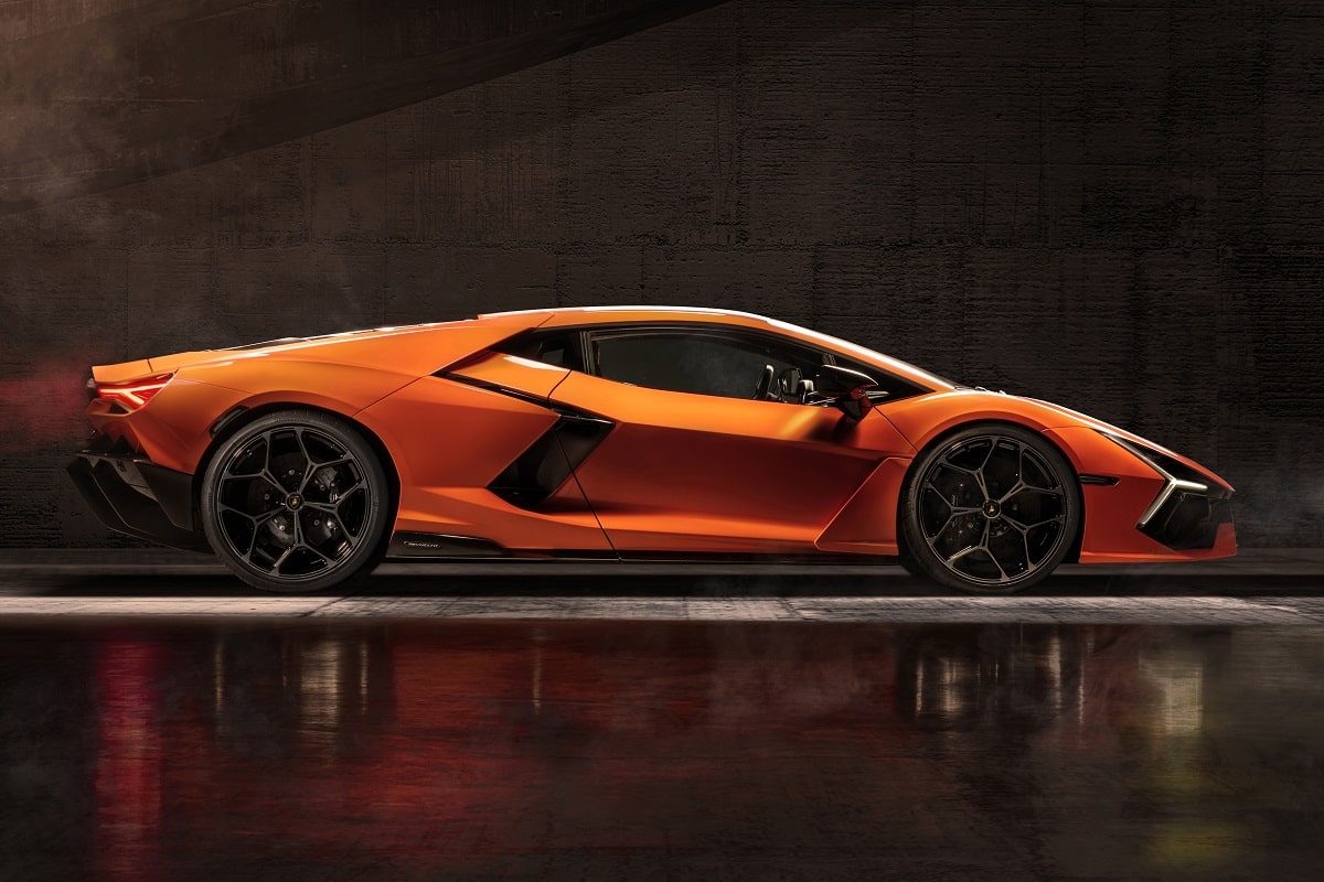 Lamborghini Revuelto 2026