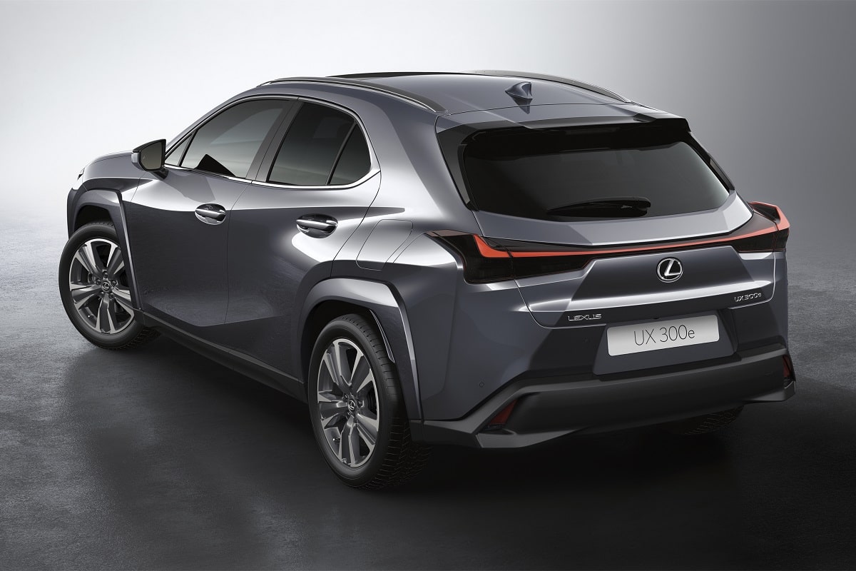 Lexus UX 2026