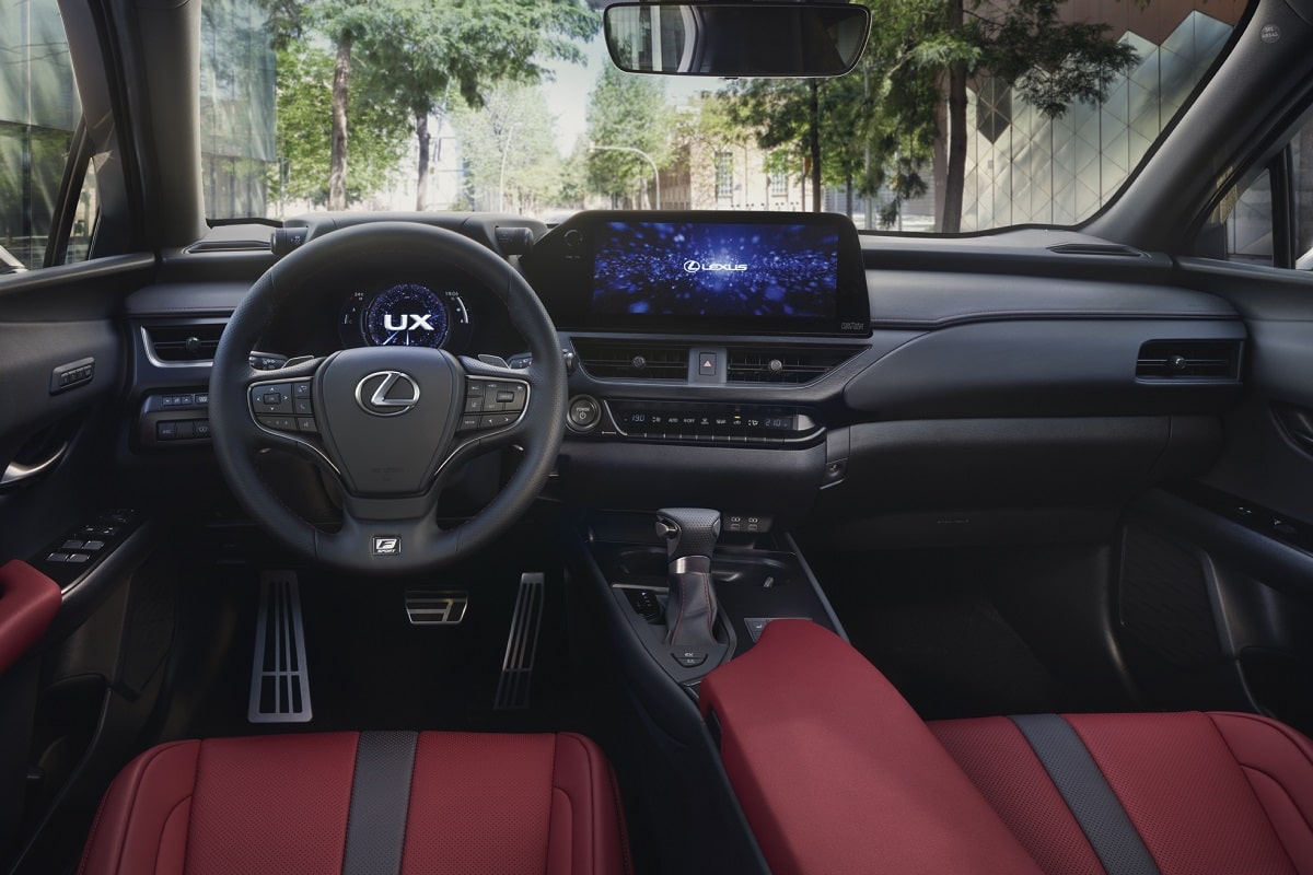 Lexus UX 2026