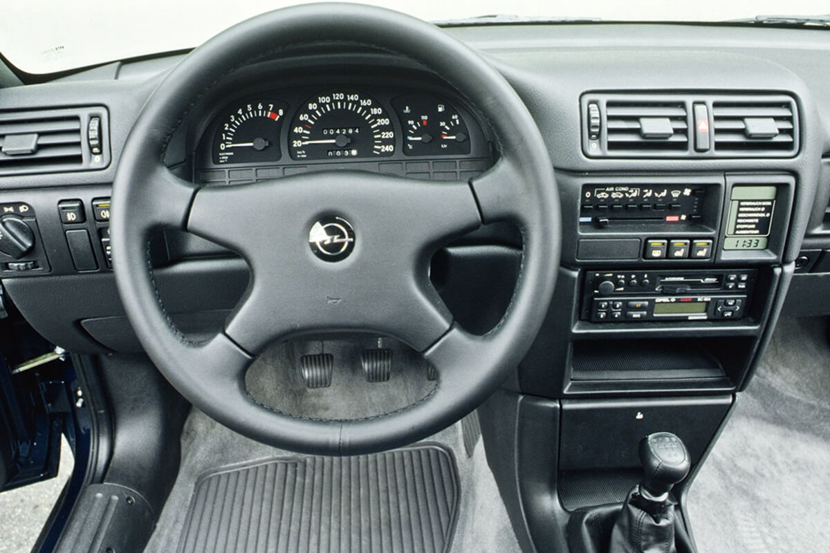 Opel Calibra 2.0i 115 PS manual AWD (1989-1995)