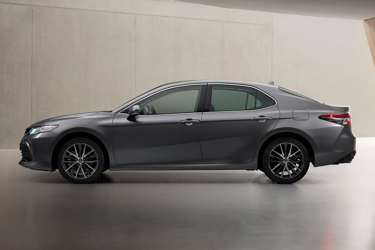 Toyota Camry 2021-2024