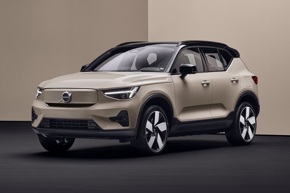 Volvo EX40 2026