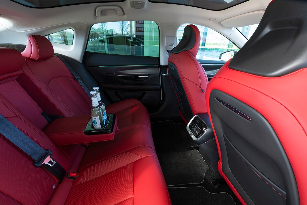 Xpeng P7 Long Range 276 PS   (2023-2025)